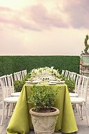 Market Pavilion Hotel