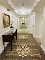 Market Pavilion Hotel