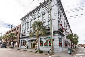 Market Pavilion Hotel