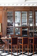 Market Pavilion Hotel