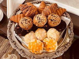 Market Pavilion Hotel