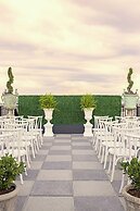 Market Pavilion Hotel