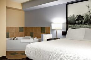 Super 8 by Wyndham Swan River MB