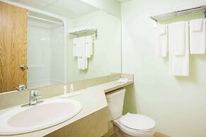 Super 8 by Wyndham Swan River MB