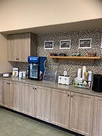 Super 8 by Wyndham Swan River MB