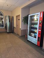 Super 8 by Wyndham Swan River MB