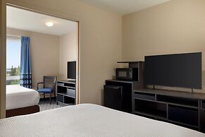 Super 8 by Wyndham Swan River MB