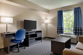 Super 8 by Wyndham Swan River MB
