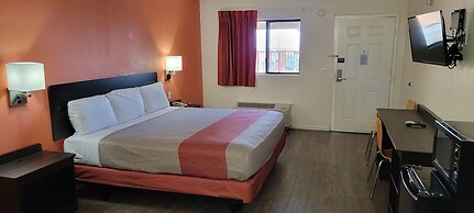 Motel 6 Santa Nella, CA - Los Banos