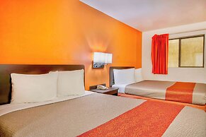 Motel 6 Santa Nella, CA - Los Banos