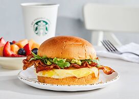 Courtyard by Marriott Boston Brookline