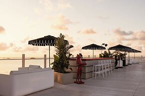The Unexpected Ibiza Hotel - Ushuaïa Club entrance included