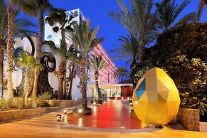 The Unexpected Ibiza Hotel - Ushuaïa Club entrance included