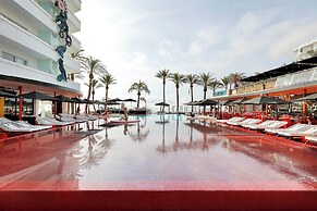 The Unexpected Ibiza Hotel - Ushuaïa Club entrance included