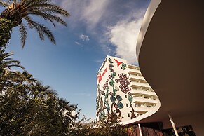 The Unexpected Ibiza Hotel - Ushuaïa Club entrance included