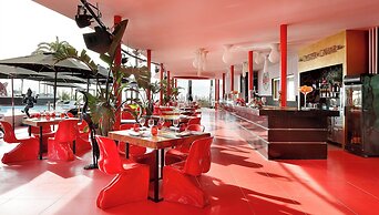 The Unexpected Ibiza Hotel - Ushuaïa Club entrance included