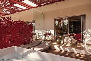 The Unexpected Ibiza Hotel - Ushuaïa Club entrance included