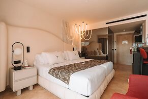 The Unexpected Ibiza Hotel - Ushuaïa Club entrance included