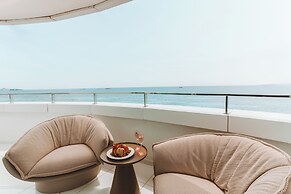 The Unexpected Ibiza Hotel - Ushuaïa Club entrance included