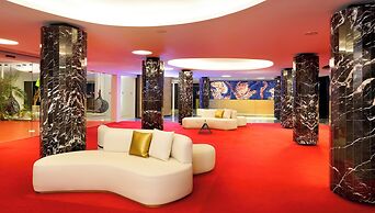 The Unexpected Ibiza Hotel - Ushuaïa Club entrance included