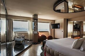 The Unexpected Ibiza Hotel - Ushuaïa Club entrance included