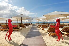 The Unexpected Ibiza Hotel - Ushuaïa Club entrance included