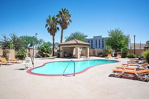Holiday Inn Express Hotel & Suites Barstow-Outlet Center by IHG