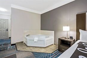 La Quinta Inn & Suites by Wyndham Conroe