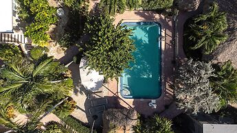 Crane's Beach House Boutique Hotel & Luxury Villas