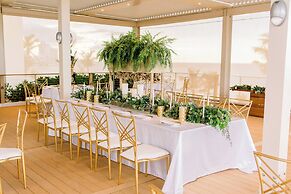 Courtyard by Marriott Isla Verde Beach Resort