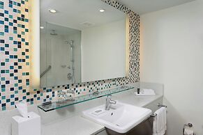 Courtyard by Marriott Isla Verde Beach Resort