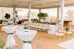 Courtyard by Marriott Isla Verde Beach Resort