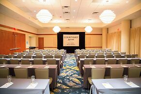 Courtyard by Marriott Isla Verde Beach Resort