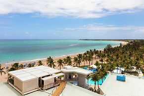 Courtyard by Marriott Isla Verde Beach Resort