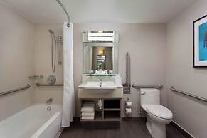 Courtyard by Marriott Isla Verde Beach Resort