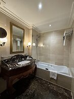 Radisson BLU Martinez Hotel, Beirut
