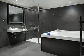 The Glasshouse, Autograph Collection