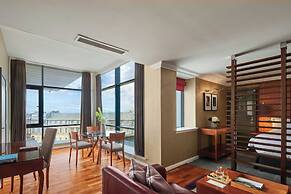 The Glasshouse, Autograph Collection