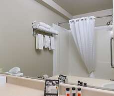 Super 8 by Wyndham Cochrane