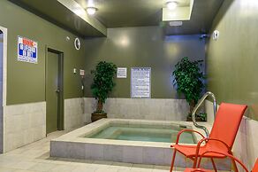 Super 8 by Wyndham Cochrane