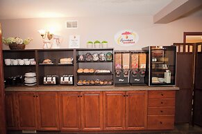 Super 8 by Wyndham Cochrane