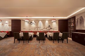 Sheraton Saigon Grand Opera Hotel