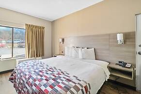 Red Roof Inn & Suites Fayetteville - Fort Bragg