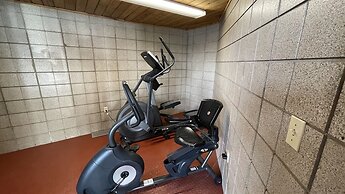 AmericInn by Wyndham New London