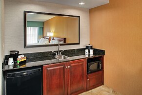 Hampton Inn & Suites by Hilton Toronto Airport