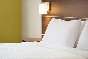 Holiday Inn Express & Suites Philadelphia - Mt. Laurel, an IHG Hotel