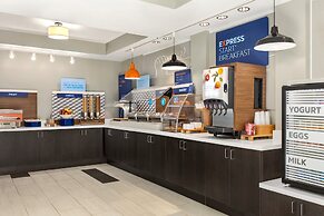 Holiday Inn Express & Suites Philadelphia - Mt. Laurel by IHG