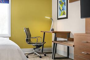 Holiday Inn Express & Suites Philadelphia - Mt. Laurel by IHG