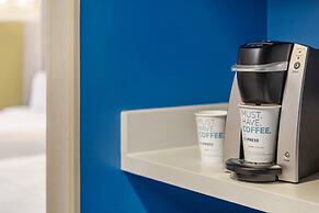 Holiday Inn Express & Suites Philadelphia - Mt. Laurel by IHG