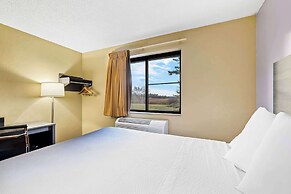 Super 8 by Wyndham Amsterdam